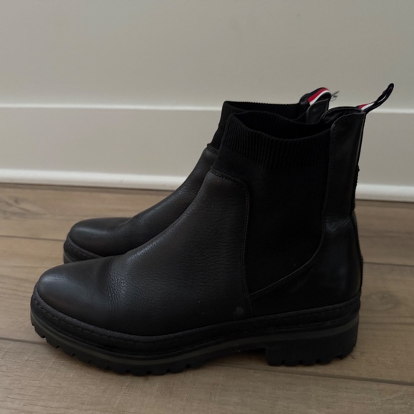 Shoes - Picture 2 of 3